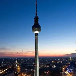 Apartment Romantic Style Alexanderplatz