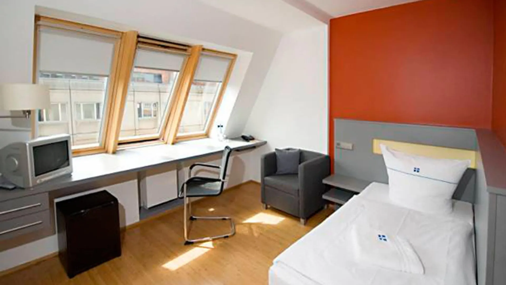 Dietrich-Bonhoeffer-Hotel Berlin Mitte 3*,